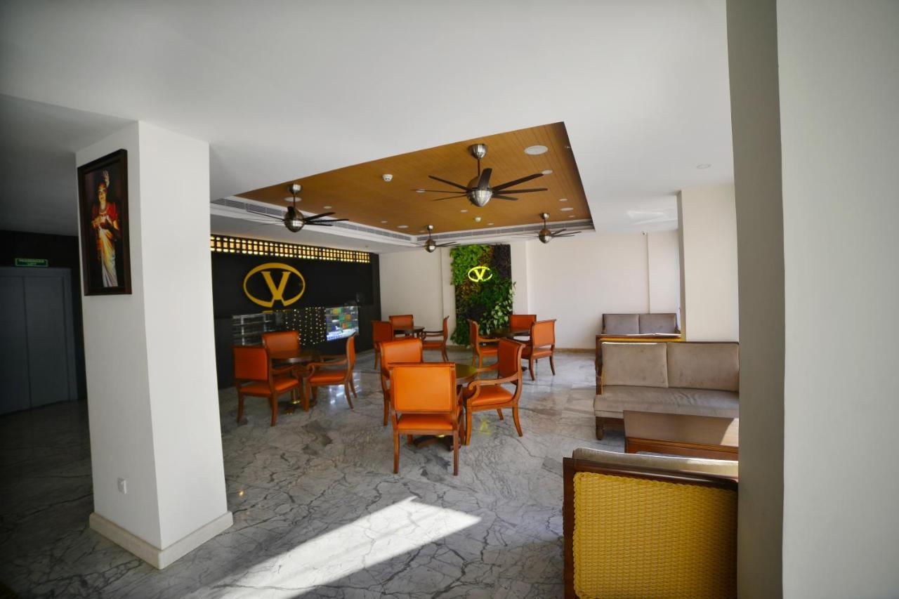 Vivin Luxury Suites 트리반드룸 외부 사진