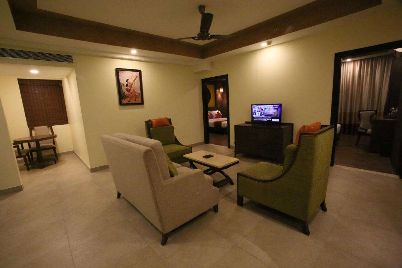 Vivin Luxury Suites 트리반드룸 외부 사진